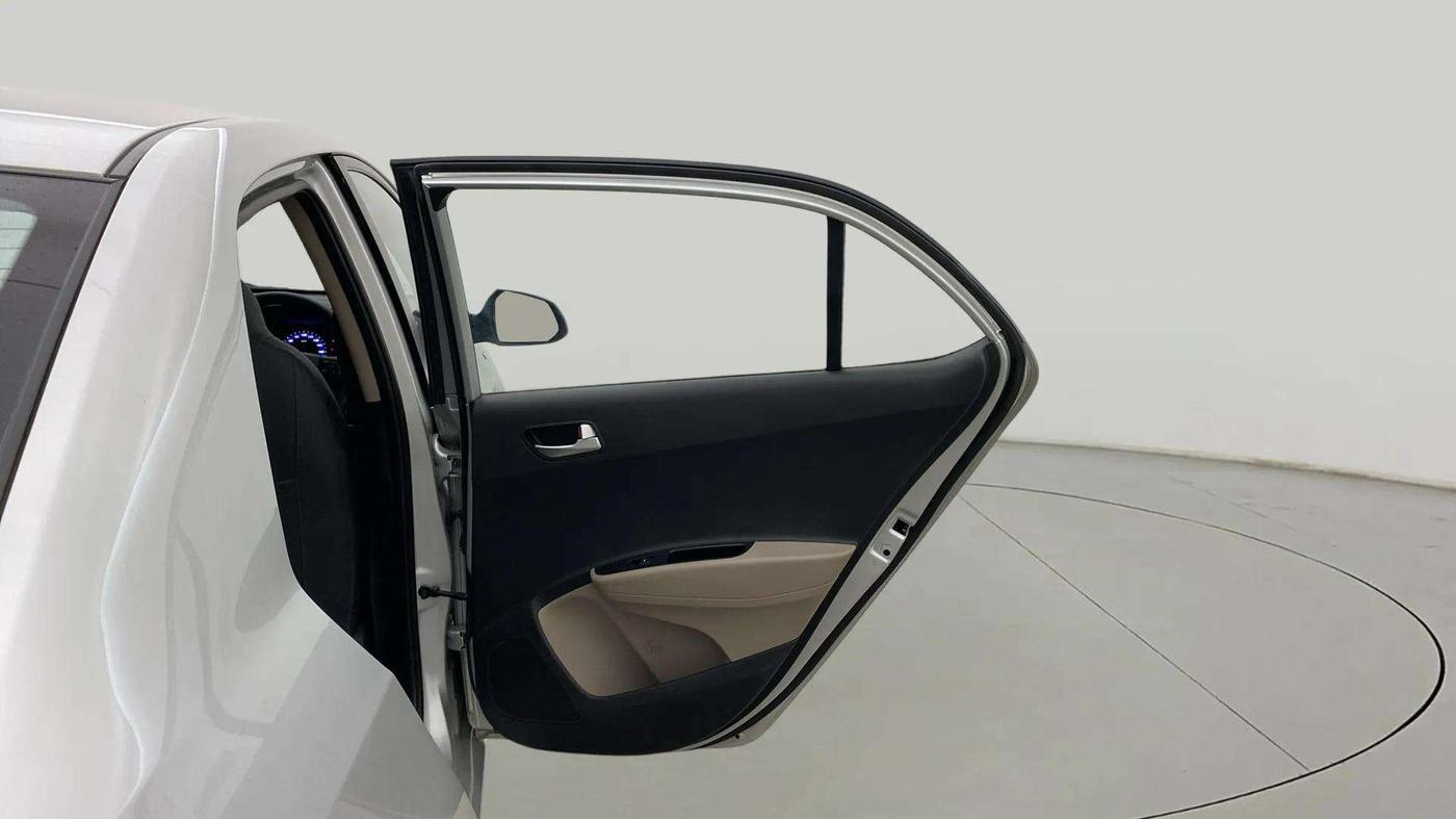 2015 Hyundai Xcent S (O) 1.2, Petrol, Manual, 9,537 km, RHS Rear Door