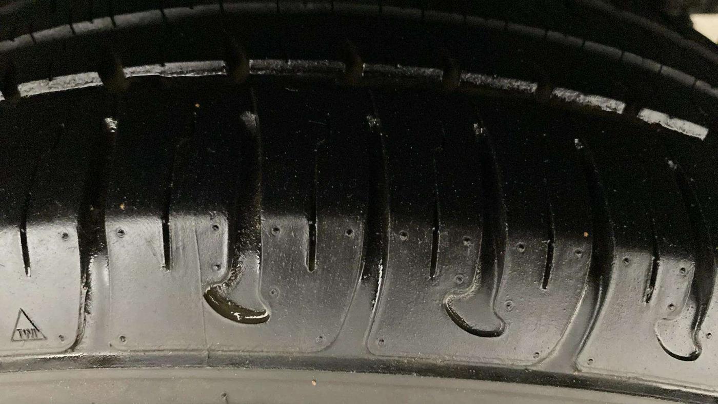 2015 Hyundai Xcent S (O) 1.2, Petrol, Manual, 9,537 km, Left Rear Tyre Tread