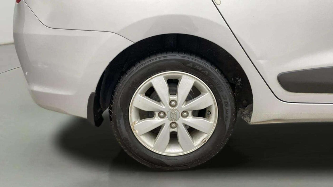 2015 Hyundai Xcent S (O) 1.2, Petrol, Manual, 9,537 km, Right Rear Wheel