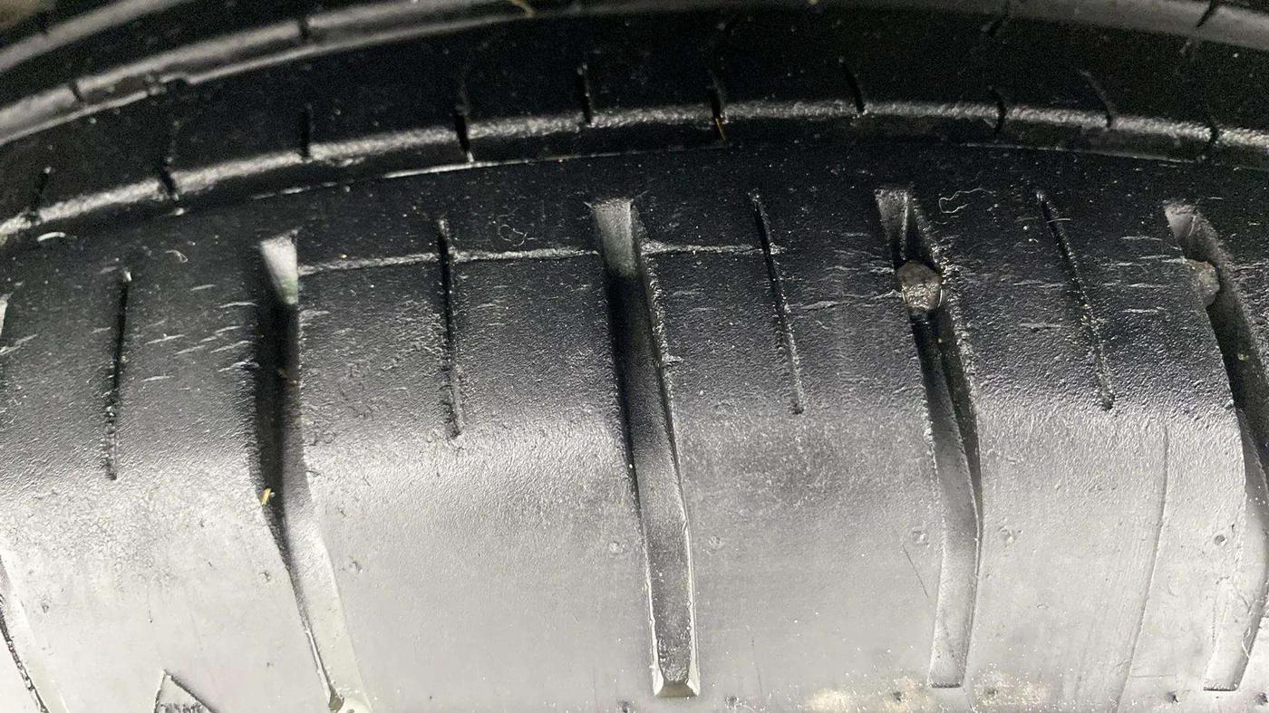 2020 Maruti Swift ZXI PLUS, Petrol, Manual, 12,723 km, Left Front Tyre Tread