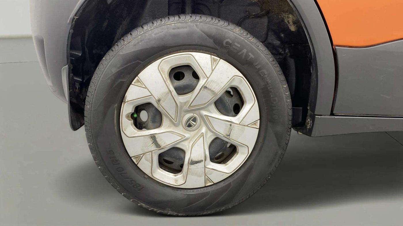 2022 Tata PUNCH ADVENTURE MT, Petrol, Manual, 18,846 km, Right Rear Wheel