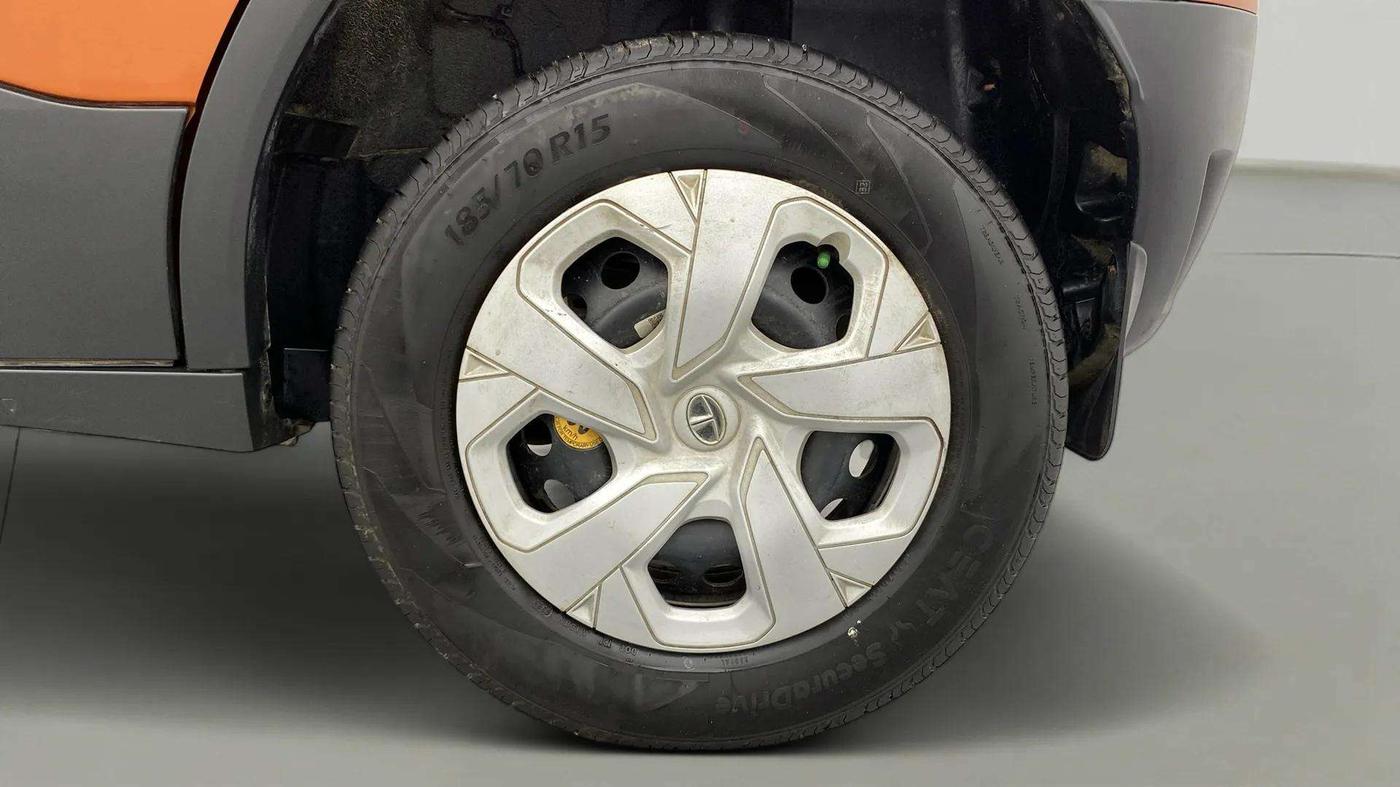 2022 Tata PUNCH ADVENTURE MT, Petrol, Manual, 18,846 km, Left Rear Wheel