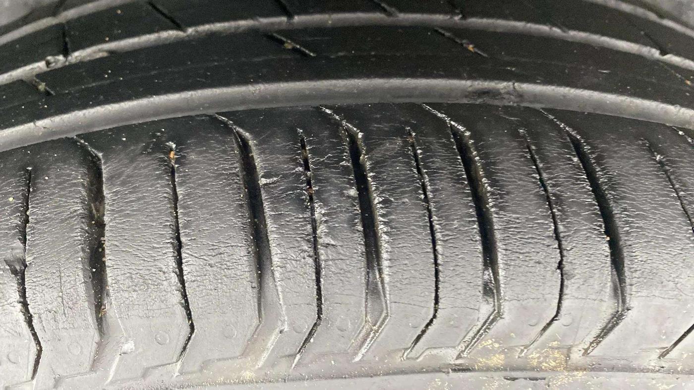 2022 Tata PUNCH ADVENTURE MT, Petrol, Manual, 18,846 km, Right Rear Tyre Tread