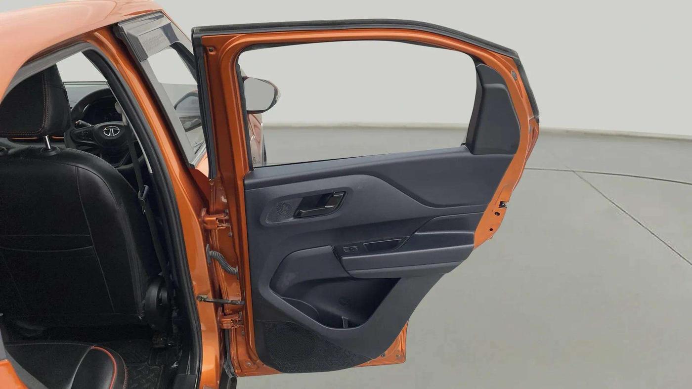2022 Tata PUNCH ADVENTURE MT, Petrol, Manual, 18,846 km, RHS Rear Door
