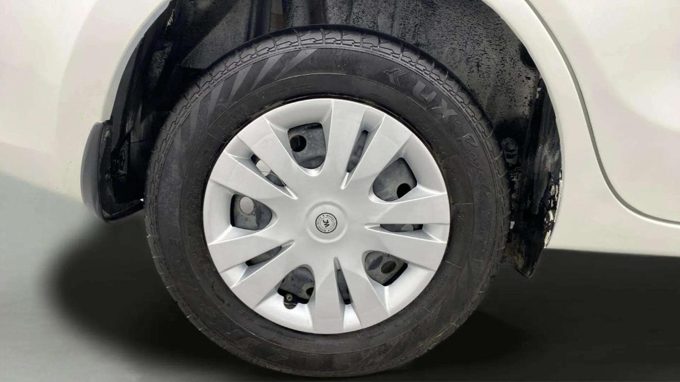 2023 Maruti Dzire VXI AMT, Petrol, Automatic, 66,777 km, Right Rear Wheel