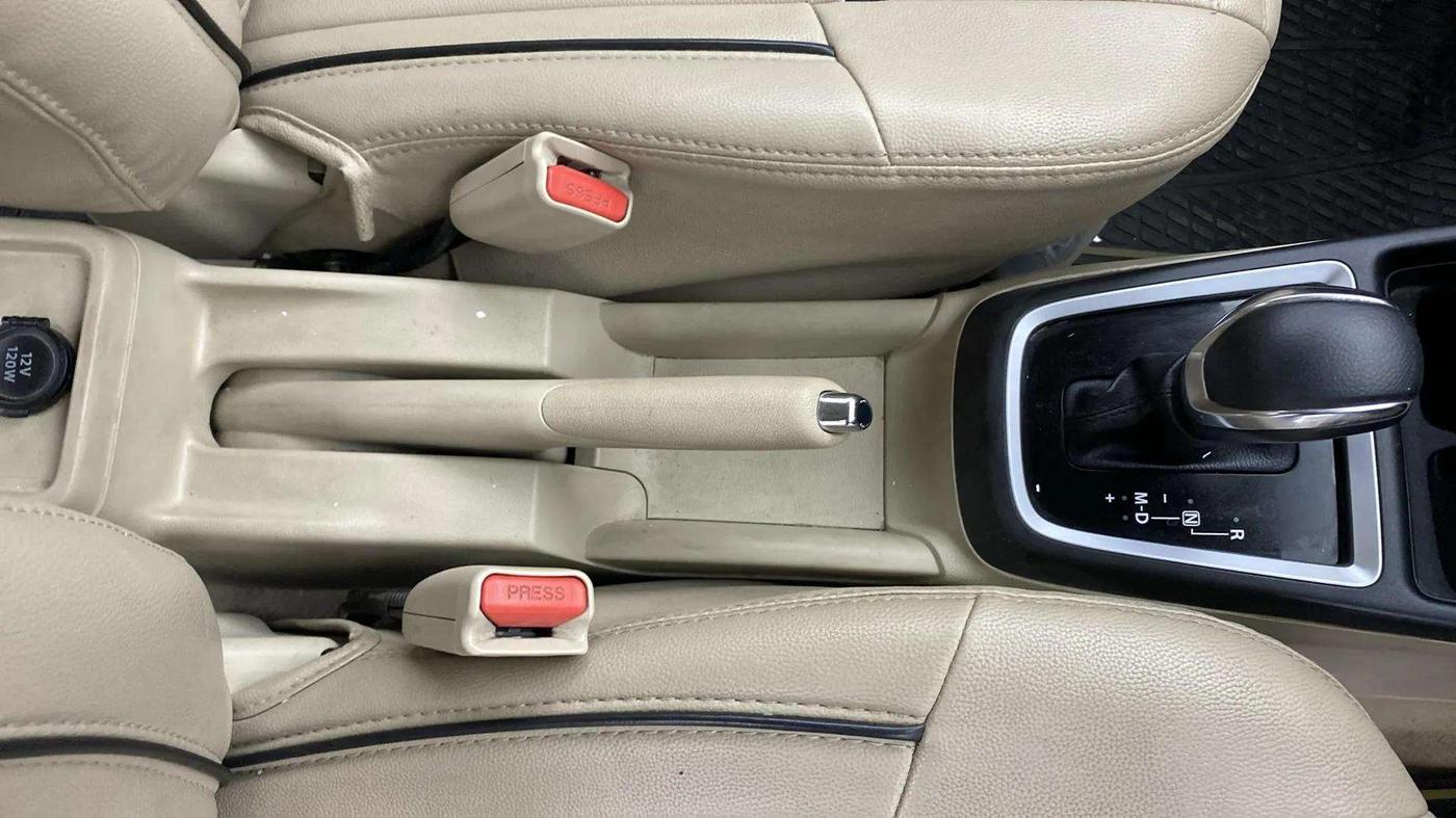 2023 Maruti Dzire VXI AMT, Petrol, Automatic, 66,777 km, Gear Lever