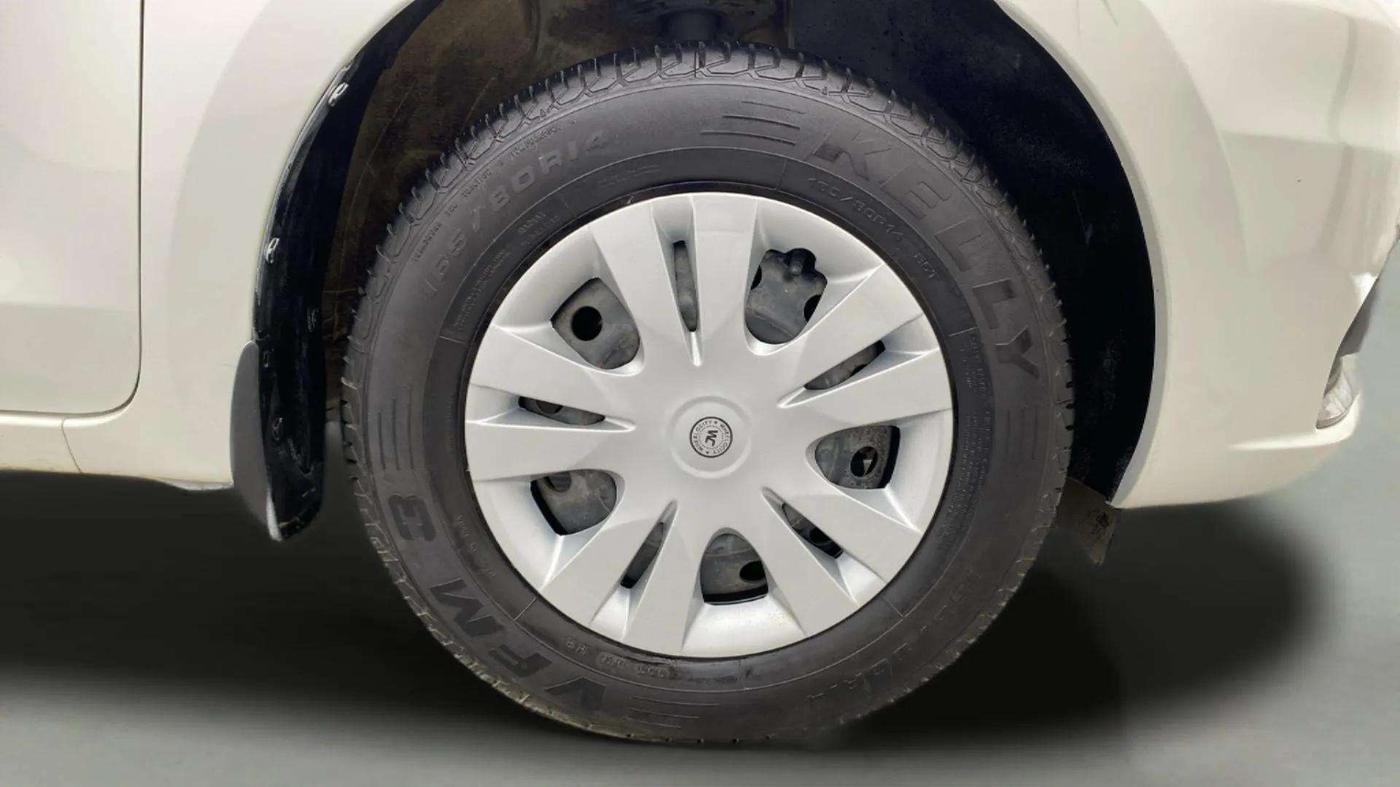 2023 Maruti Dzire VXI AMT, Petrol, Automatic, 66,777 km, Right Front Wheel