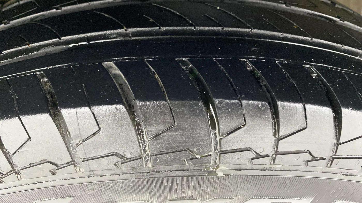 2023 Maruti Dzire VXI AMT, Petrol, Automatic, 66,777 km, Left Front Tyre Tread