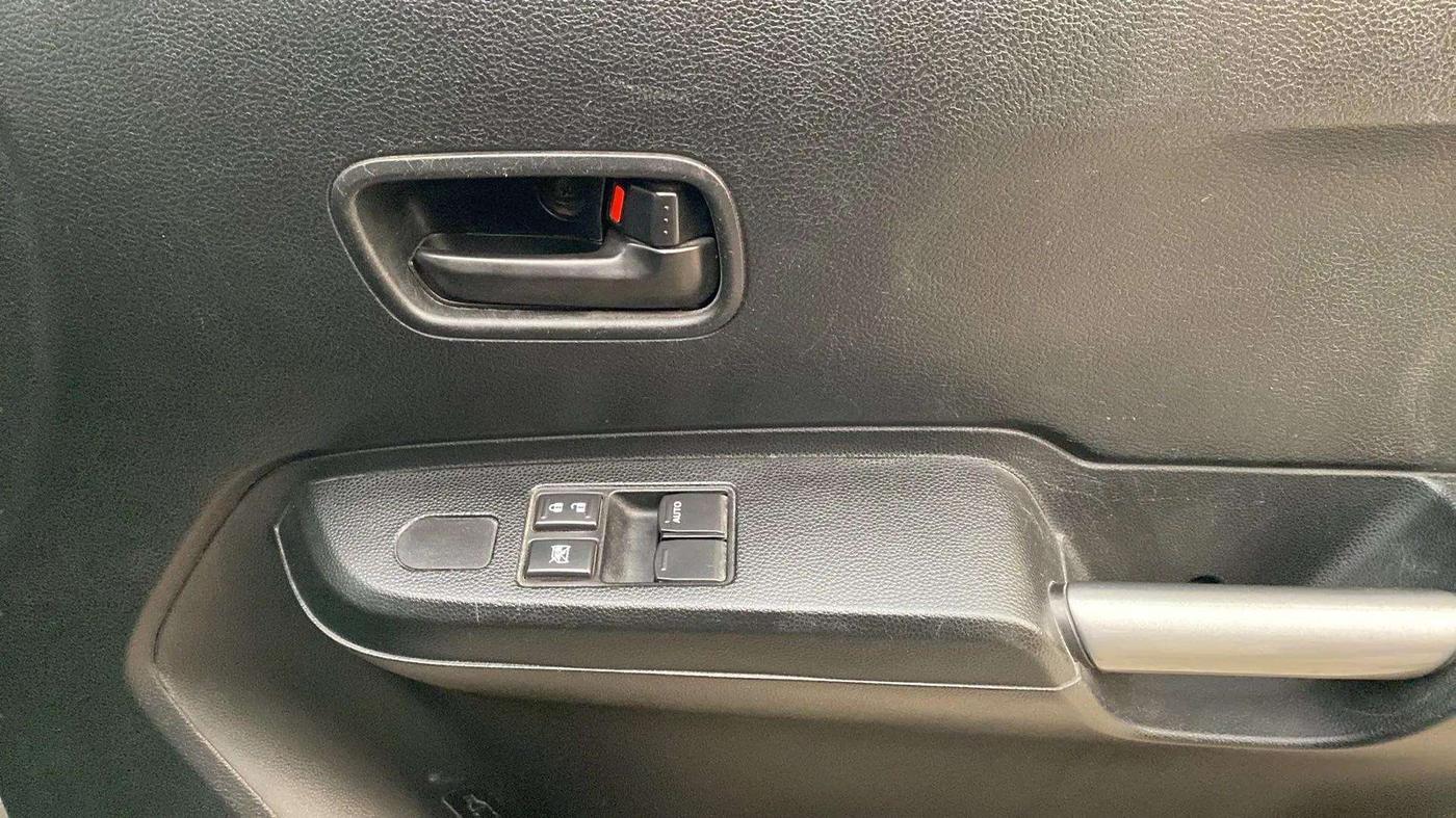 2021 Maruti IGNIS SIGMA 1.2, Petrol, Manual, 33,128 km, Driver Side Door Panels Control