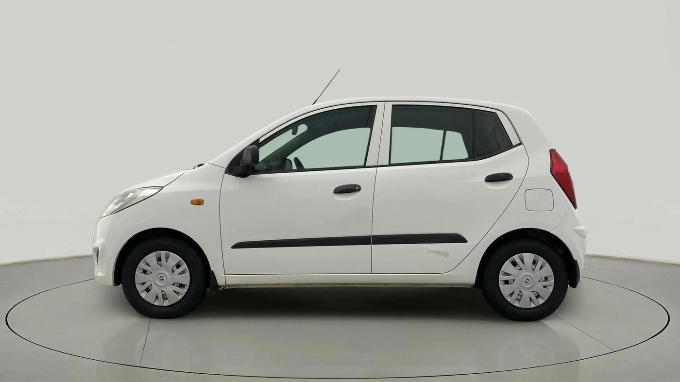 2014 Hyundai i10 MAGNA 1.1, Petrol, Manual, 38,439 km, Left Back Diagonal