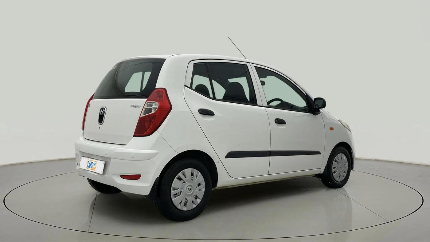 2014 Hyundai i10 MAGNA 1.1, Petrol, Manual, 38,439 km, Right Back Diagonal