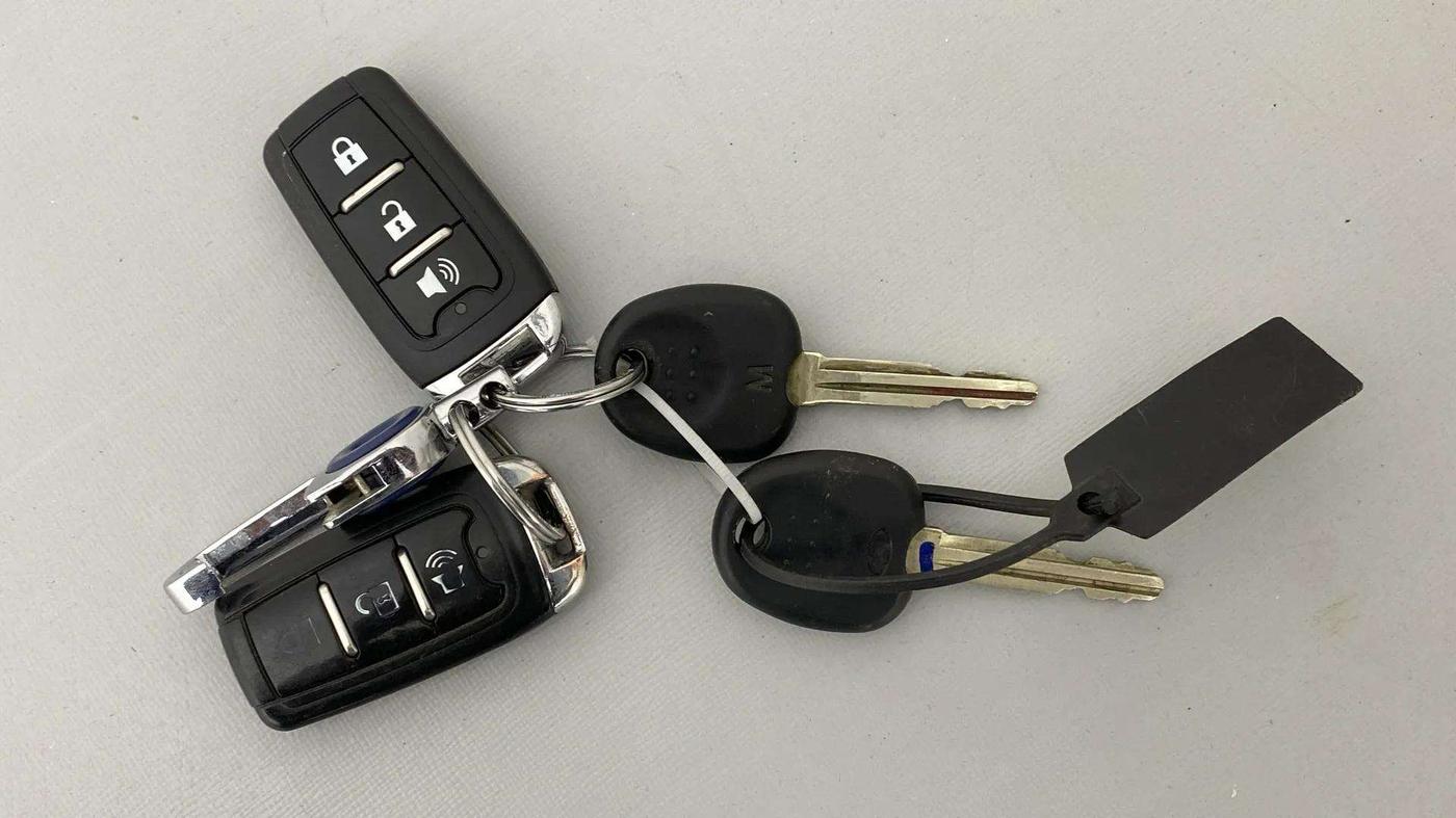 2014 Hyundai i10 MAGNA 1.1, Petrol, Manual, 38,439 km, Key Close Up