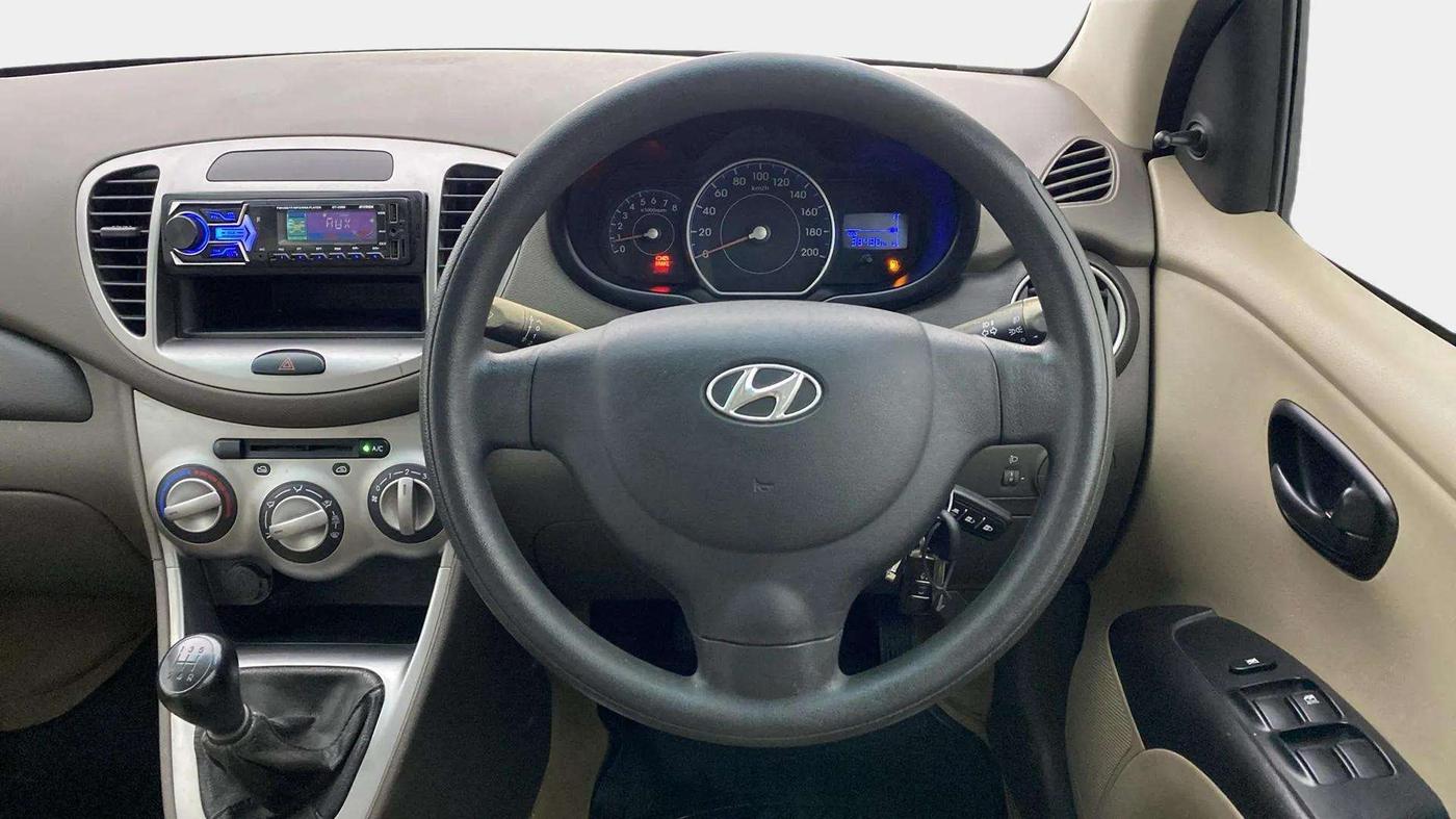2014 Hyundai i10 MAGNA 1.1, Petrol, Manual, 38,439 km, Steering Wheel Close Up