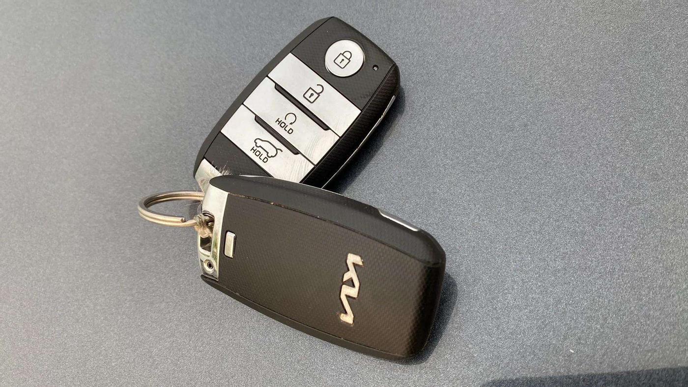 2021 KIA SELTOS HTX IVT 1.5 PETROL, Petrol, Automatic, 17,058 km, Key Close Up