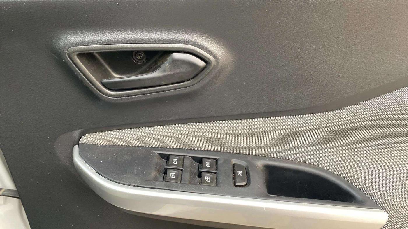2023 Nissan MAGNITE XE, Petrol, Manual, 4,218 km, Driver Side Door Panels Control