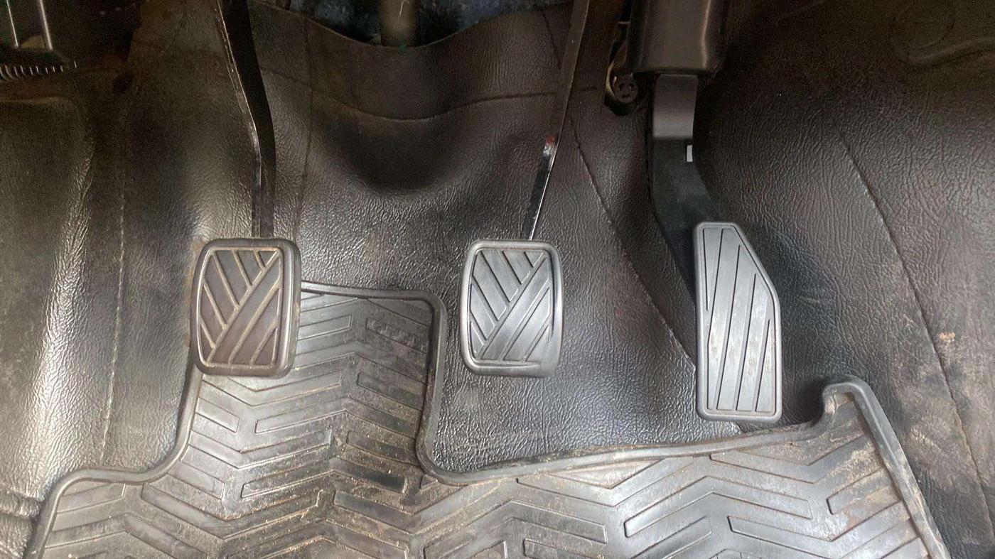 2018 Maruti IGNIS DELTA 1.2, Petrol, Manual, 74,391 km, Pedals