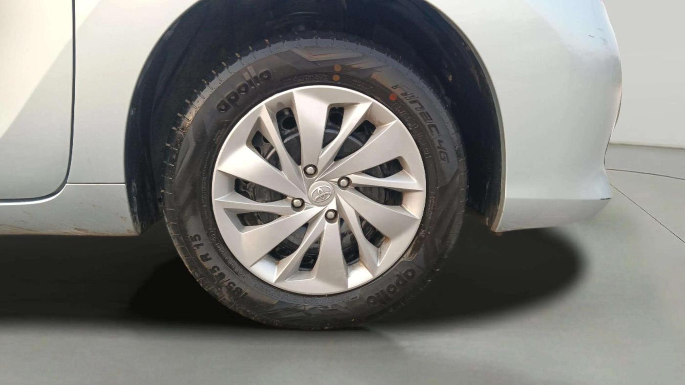 2024 Toyota Glanza E, Petrol, Manual, 8,201 km, Right Front Wheel