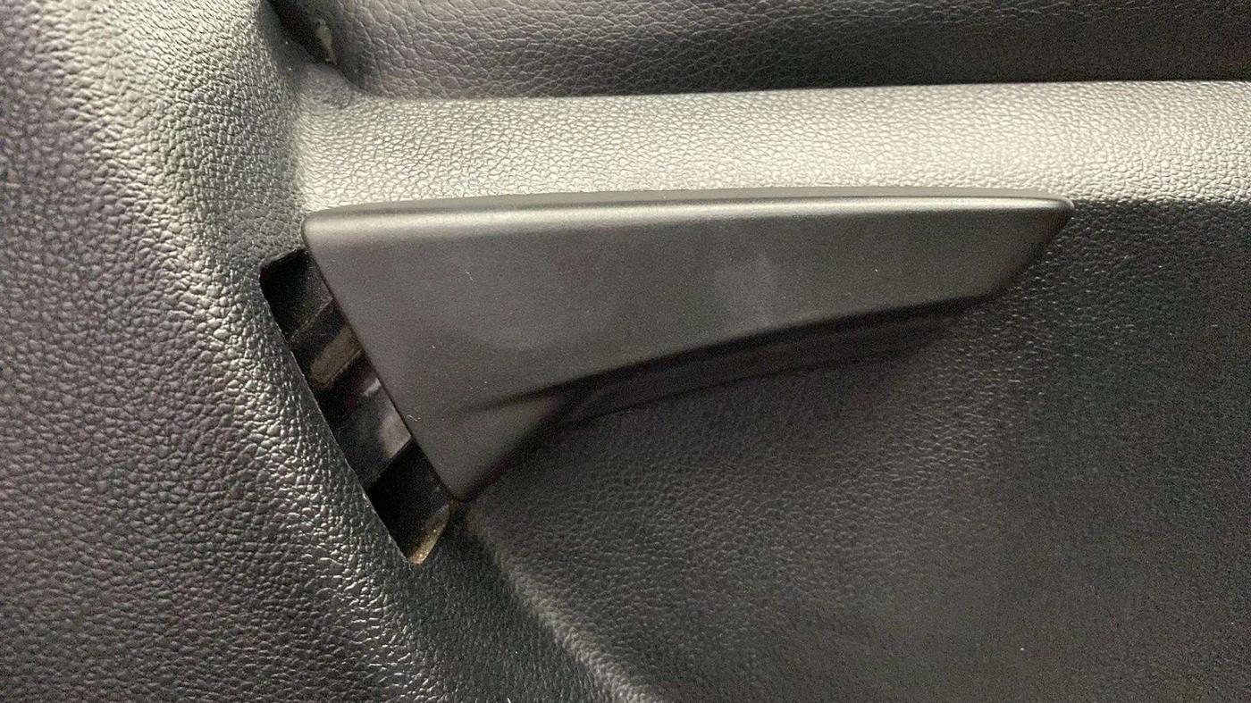 2018 Mahindra KUV 100 NXT K2 P 6 STR, Petrol, Manual, 14,969 km, Driver Side Adjustment Panel