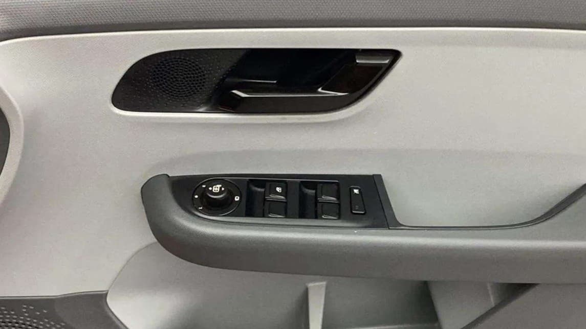 2020 Tata ALTROZ XM PETROL, Petrol, Manual, 25,942 km, Driver Side Door Panels Control