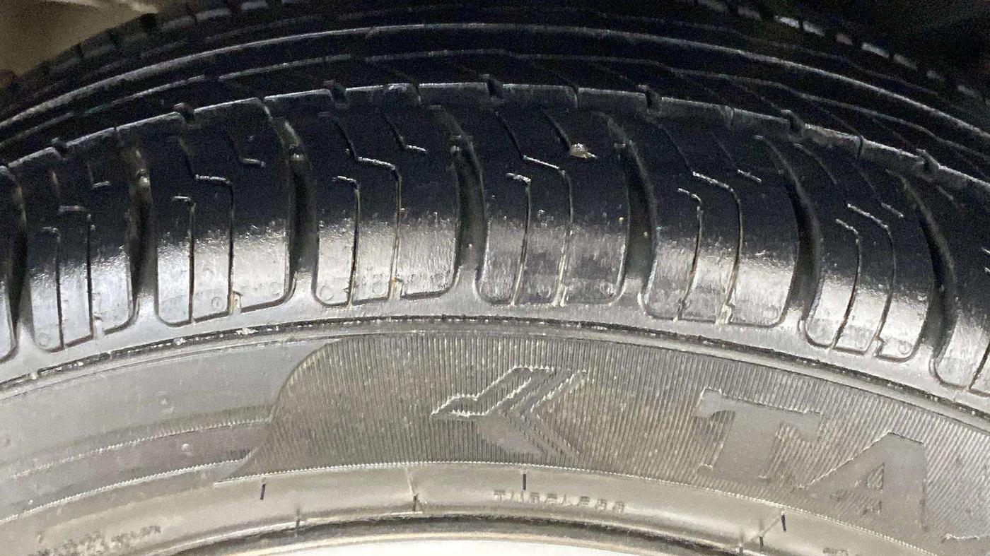 2017 Tata Tiago XT PETROL, Petrol, Manual, 71,061 km, Left Front Tyre Tread