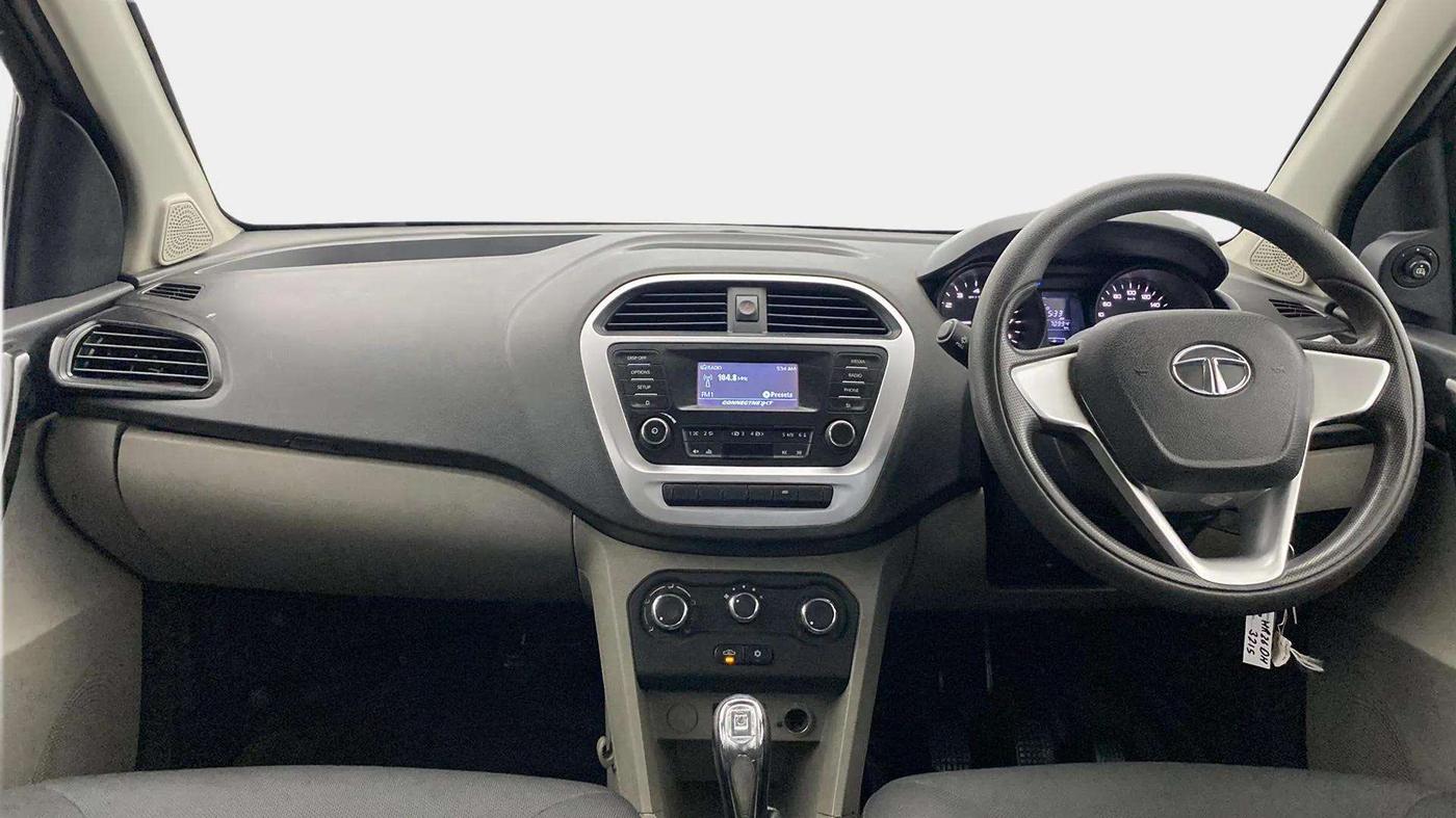 2017 Tata Tiago XT PETROL, Petrol, Manual, 71,061 km, Dashboard