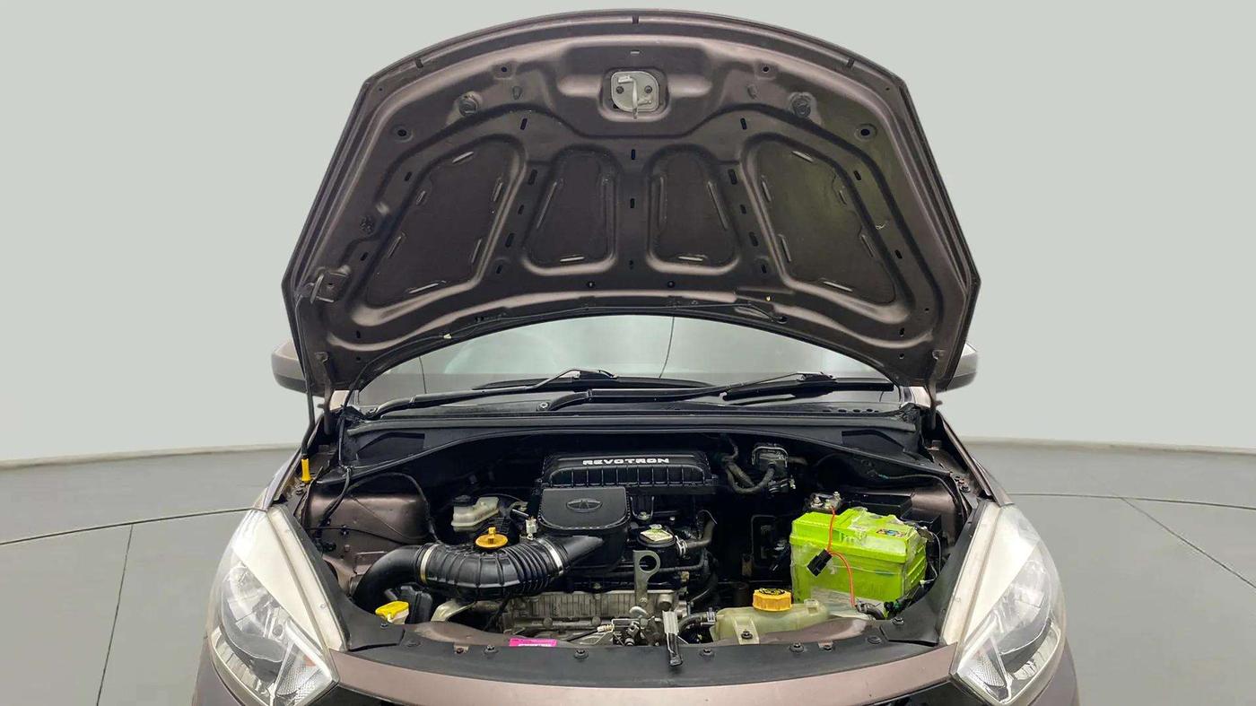 2017 Tata Tiago XT PETROL, Petrol, Manual, 71,061 km, Open Bonet
