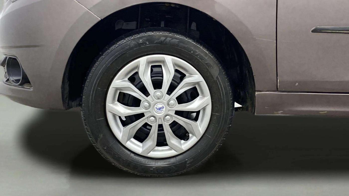 2017 Tata Tiago XT PETROL, Petrol, Manual, 71,061 km, Left Front Wheel