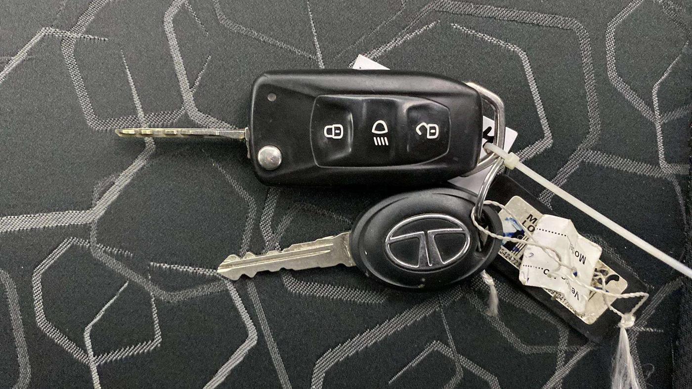 2017 Tata Tiago XT PETROL, Petrol, Manual, 71,061 km, Key Close Up