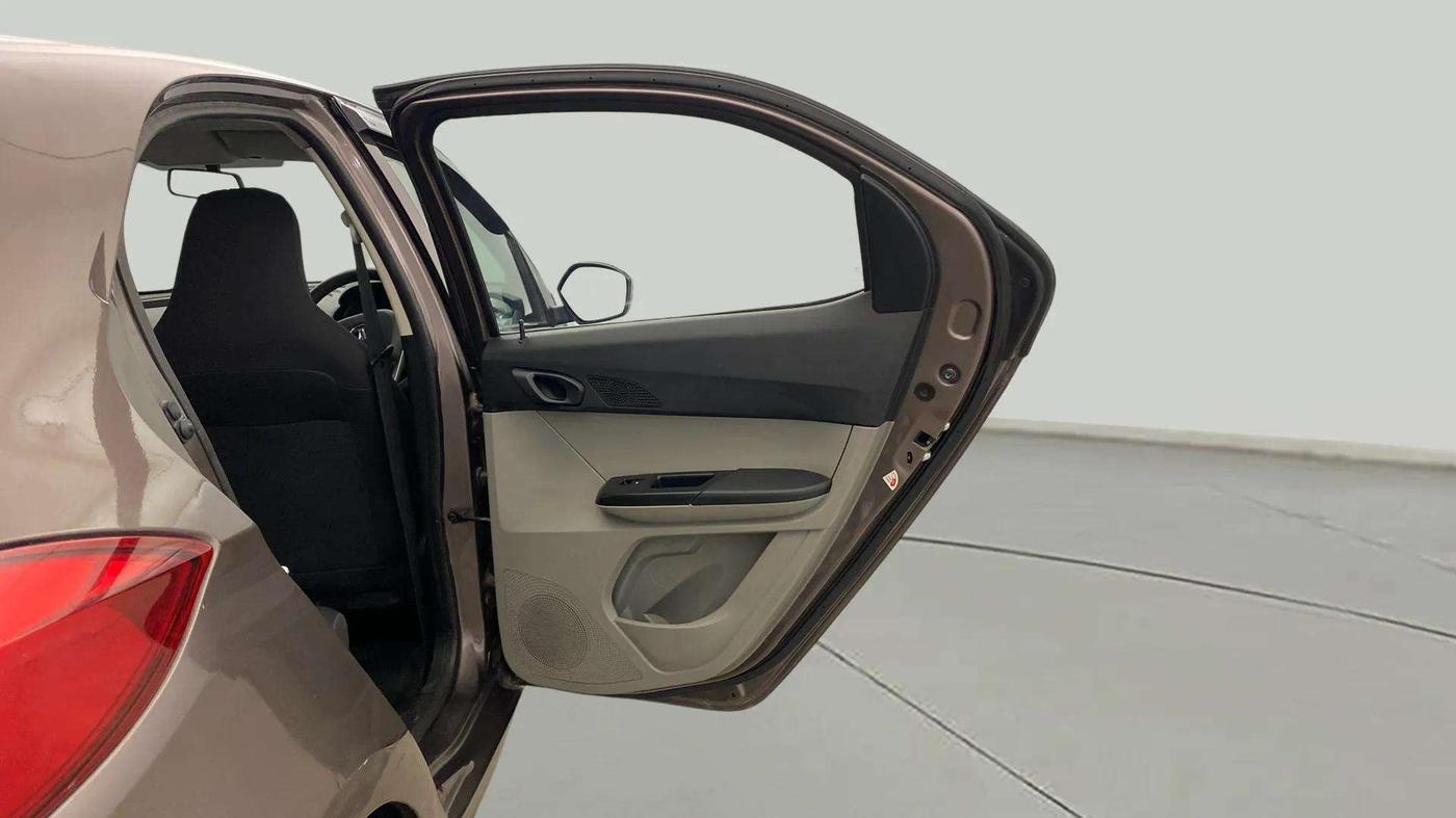 2017 Tata Tiago XT PETROL, Petrol, Manual, 71,061 km, RHS Rear Door