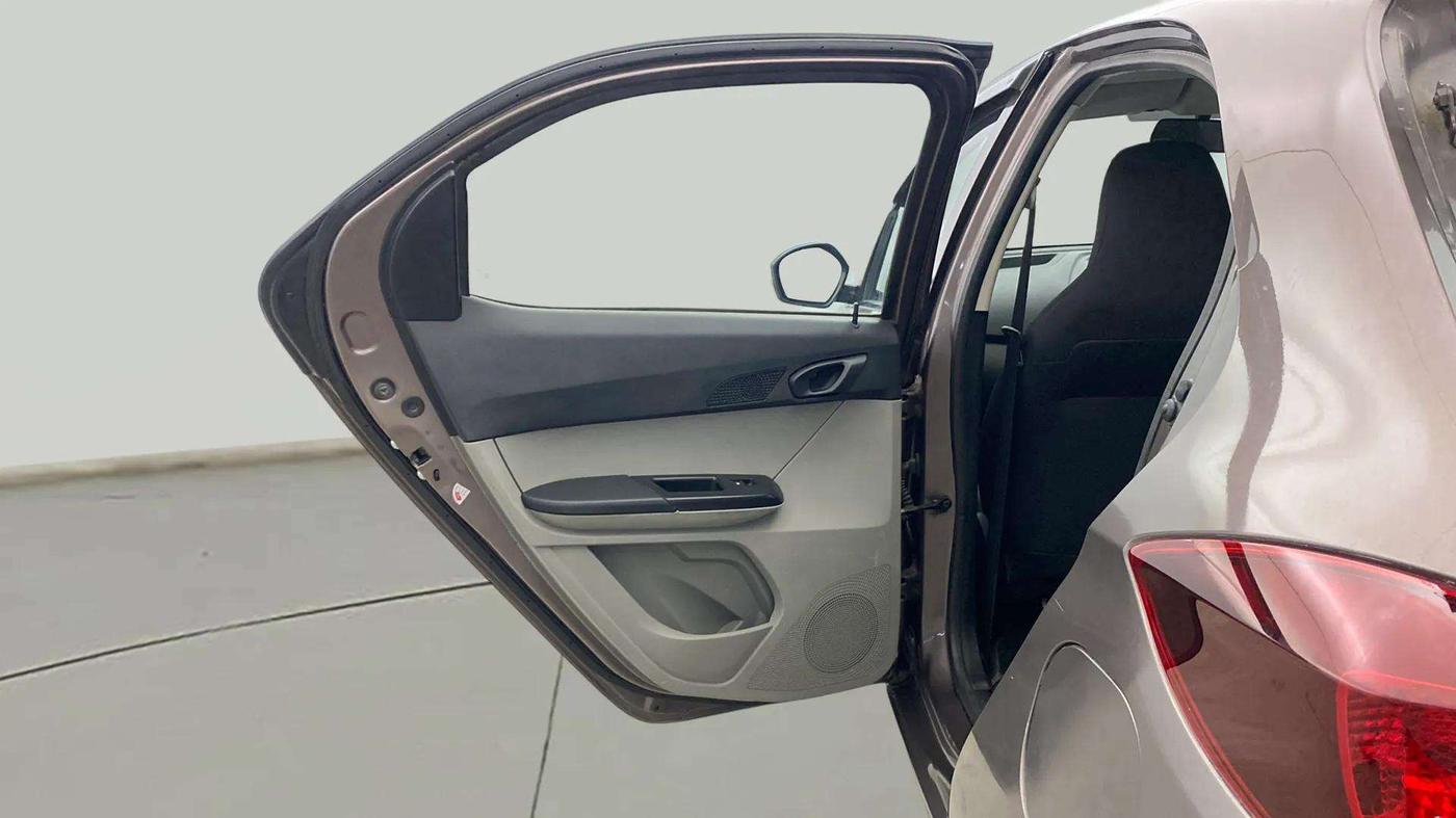 2017 Tata Tiago XT PETROL, Petrol, Manual, 71,061 km, LHS Rear Door