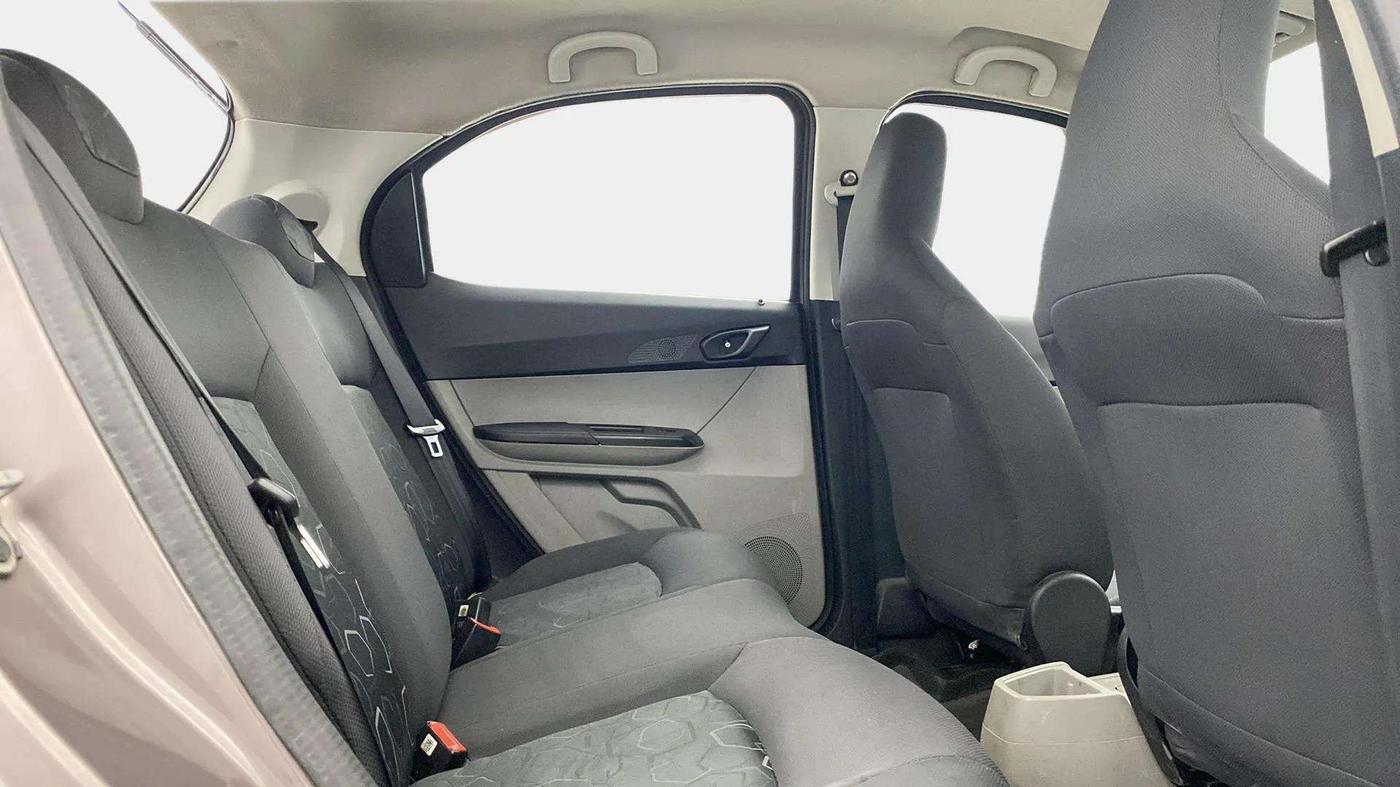 2017 Tata Tiago XT PETROL, Petrol, Manual, 71,061 km, Right Side Rear Door Cabin