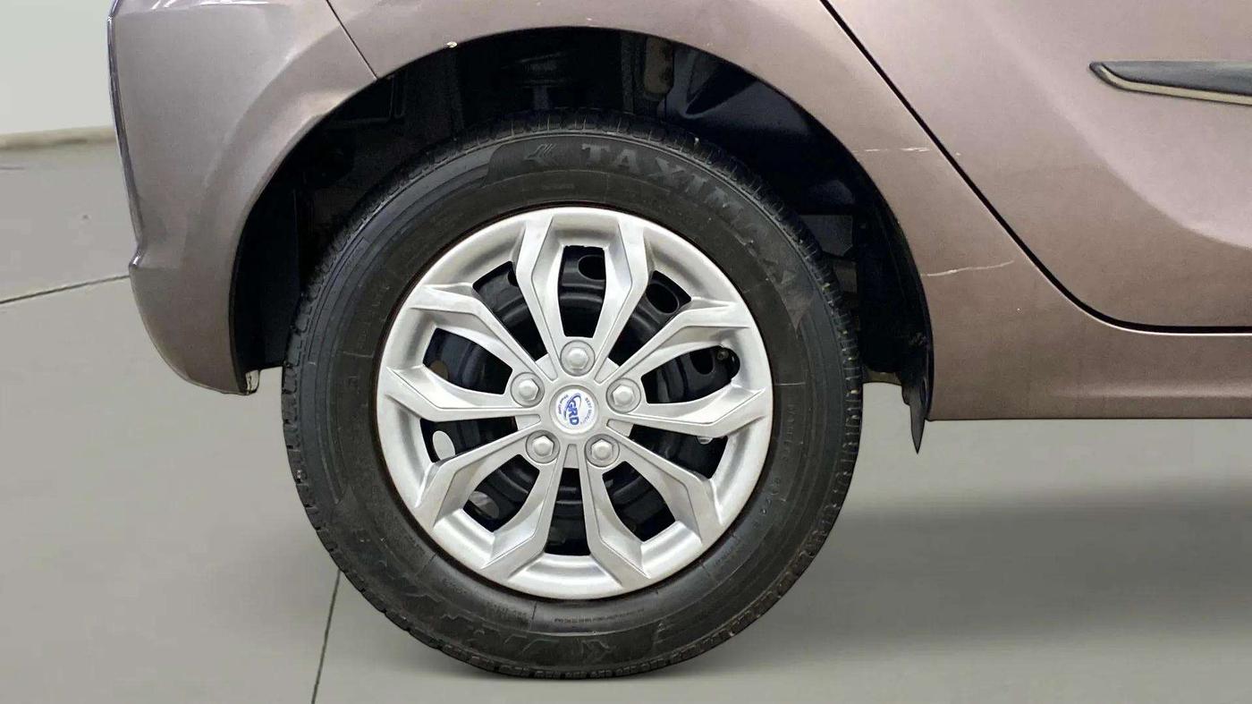 2017 Tata Tiago XT PETROL, Petrol, Manual, 71,061 km, Right Rear Wheel