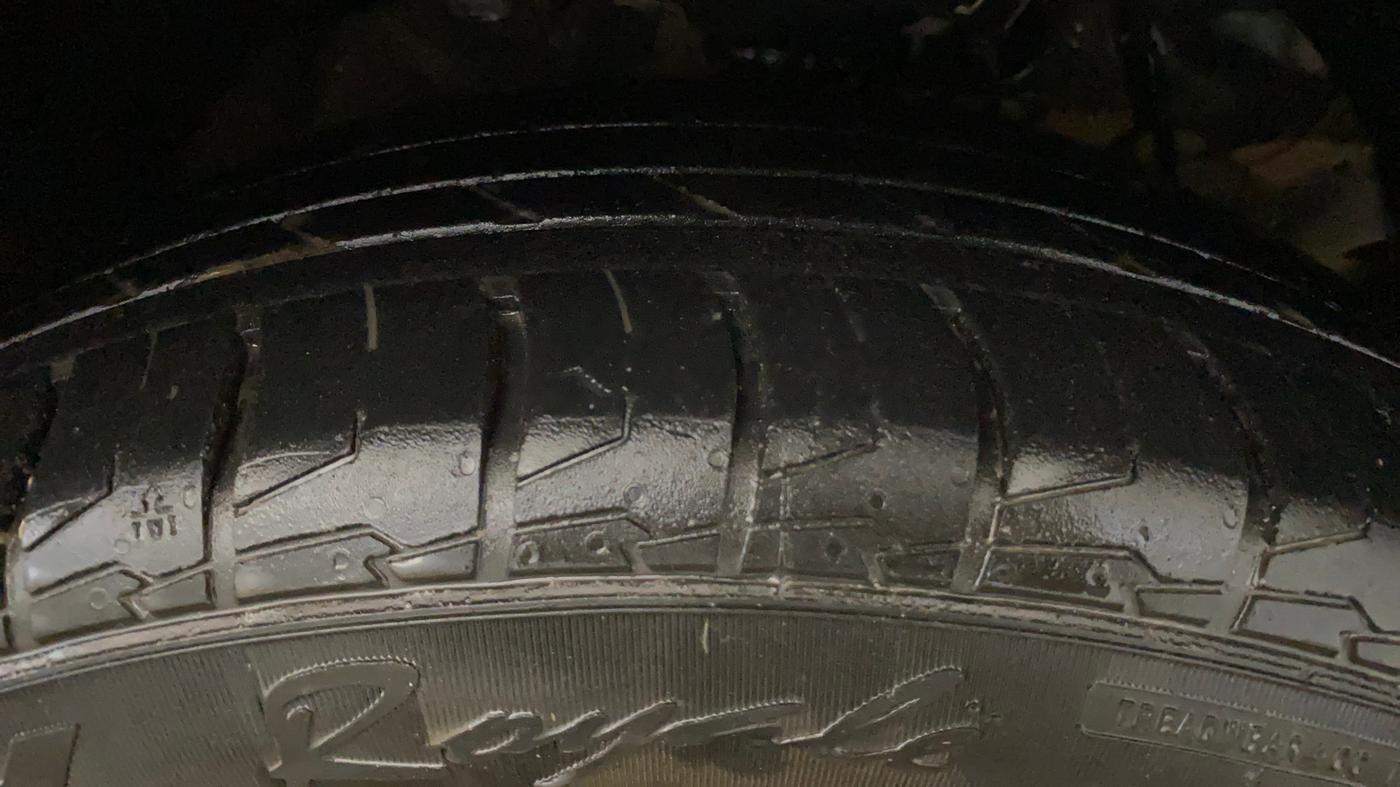 2019 Mahindra XUV300 W6 1.2 PETROL, Petrol, Manual, 67,763 km, Right Front Tyre Tread