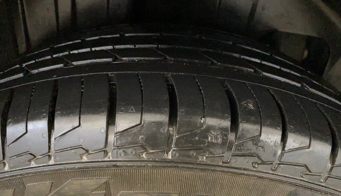 2019 Mahindra XUV300 W6 1.2 PETROL, Petrol, Manual, 67,763 km, Right Rear Tyre Tread