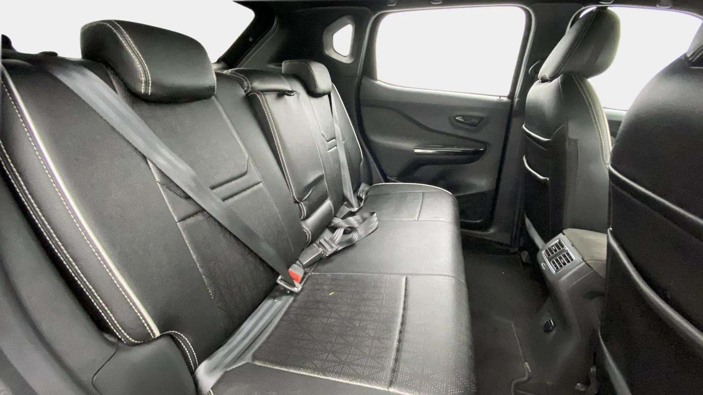 2023 Nissan MAGNITE XV CVT TURBO KURO EDITION , Petrol, Automatic, 21,741 km, Right Side Rear Door Cabin