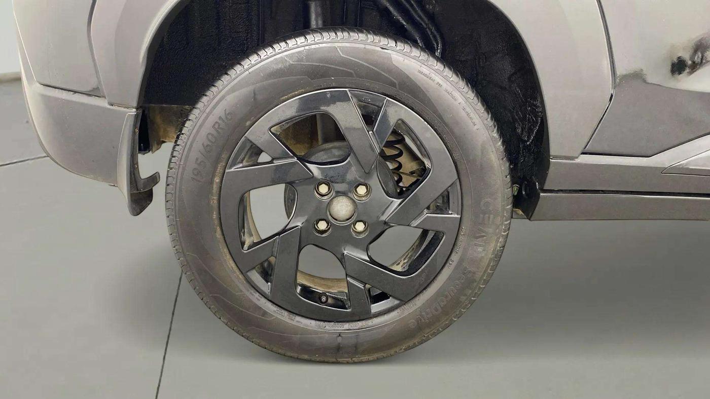 2023 Nissan MAGNITE XV CVT TURBO KURO EDITION , Petrol, Automatic, 21,741 km, Right Rear Wheel