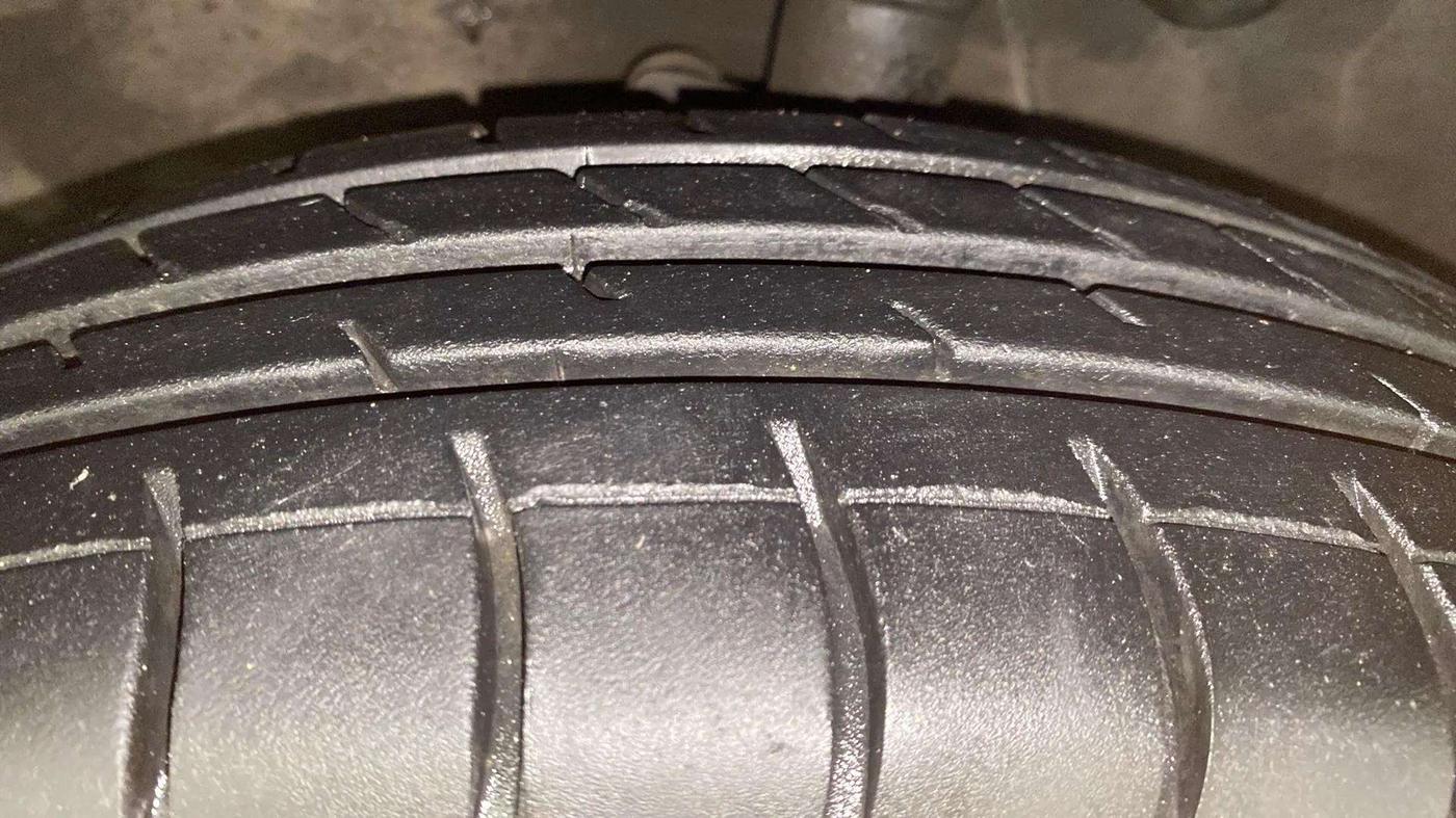 2013 Maruti Ritz VXI, Petrol, Manual, 45,943 km, Left Front Tyre Tread