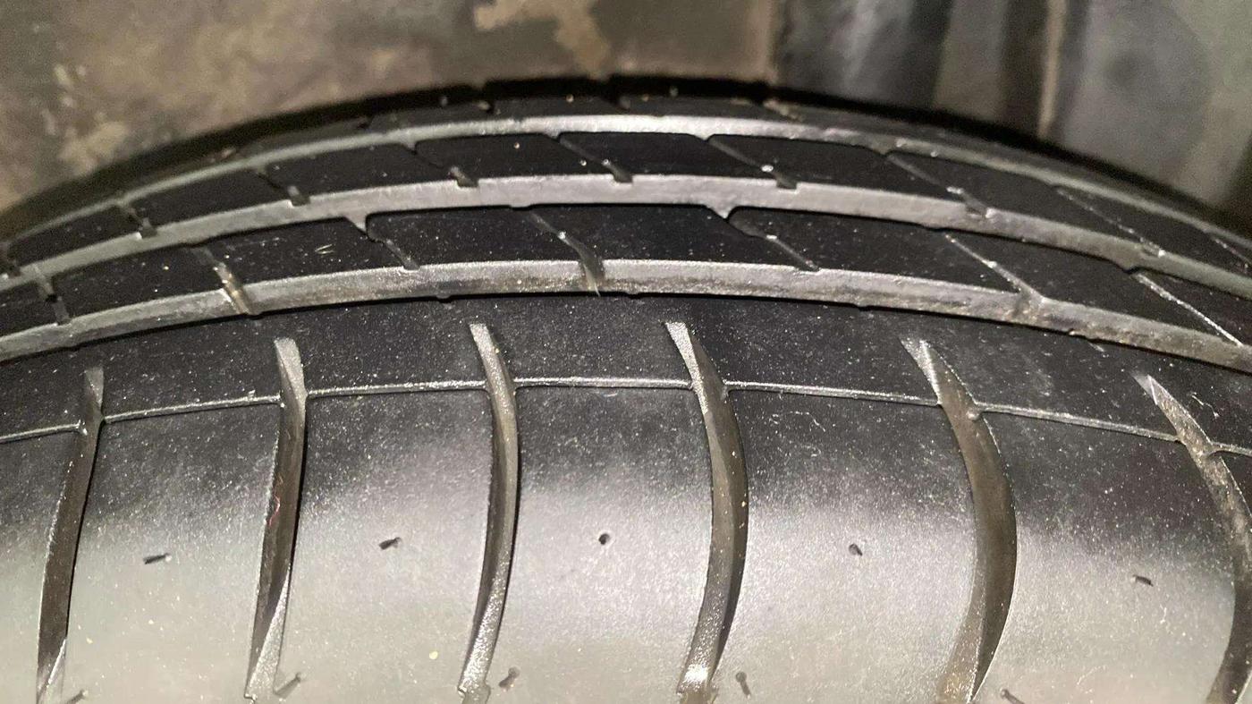2013 Maruti Ritz VXI, Petrol, Manual, 45,943 km, Left Rear Tyre Tread