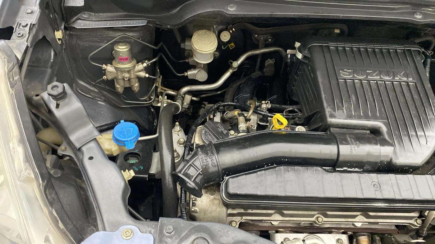 2013 Maruti Ritz VXI, Petrol, Manual, 45,943 km, Engine View - Right