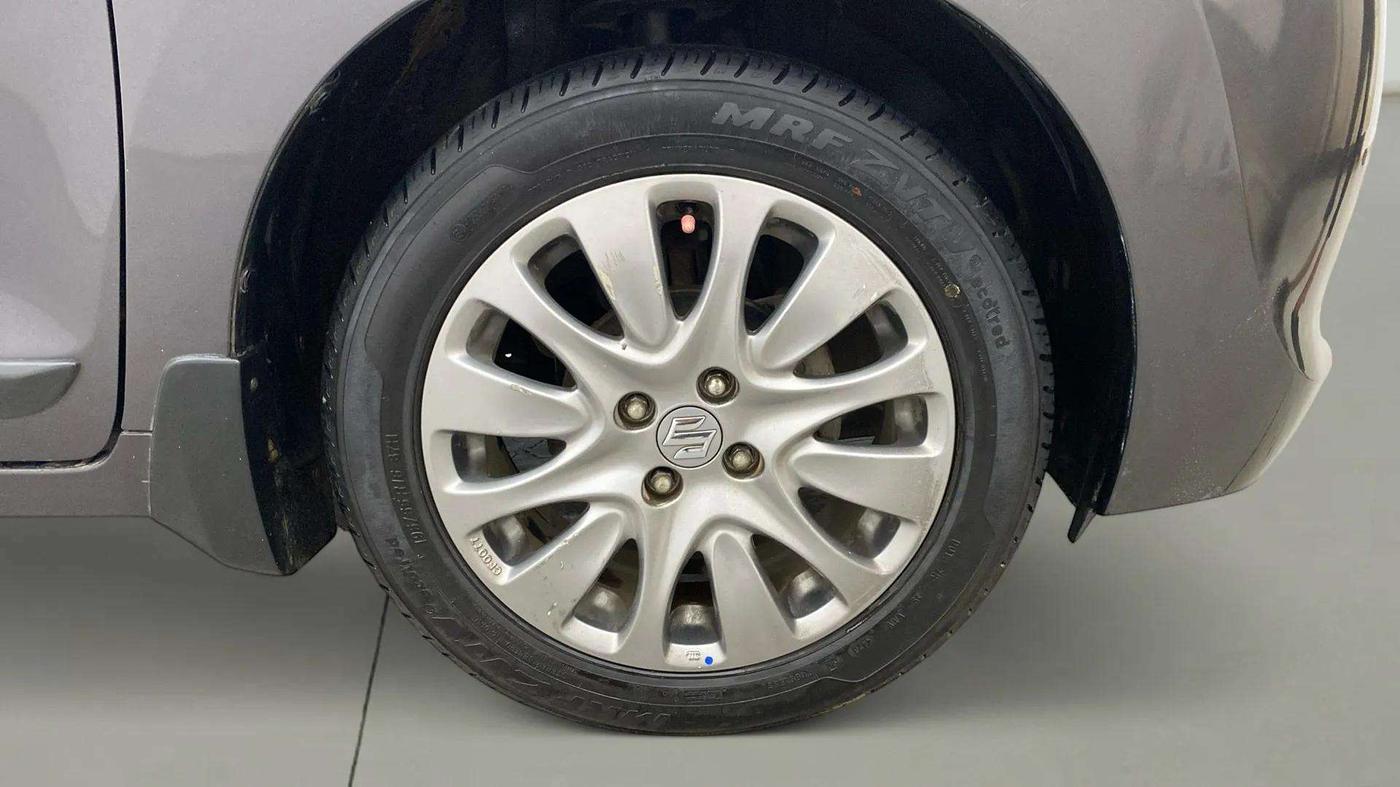 2018 Maruti Baleno ZETA PETROL 1.2, Petrol, Manual, 63,893 km, Right Front Wheel