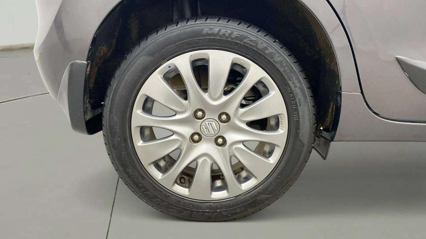 2018 Maruti Baleno ZETA PETROL 1.2, Petrol, Manual, 63,893 km, Right Rear Wheel