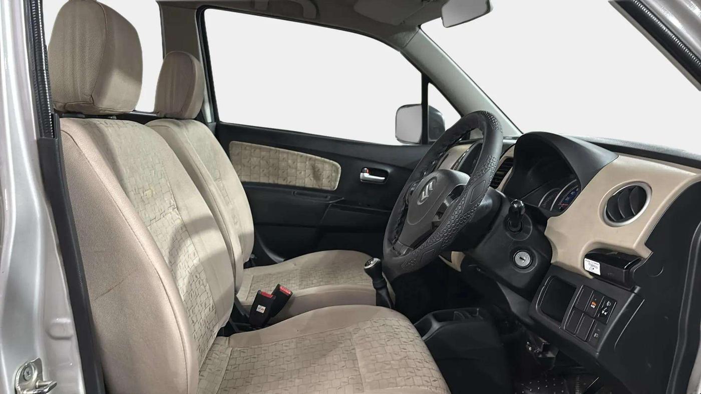 2017 Maruti Wagon R 1.0 VXI, Petrol, Manual, 40,420 km, Right Side Front Door Cabin