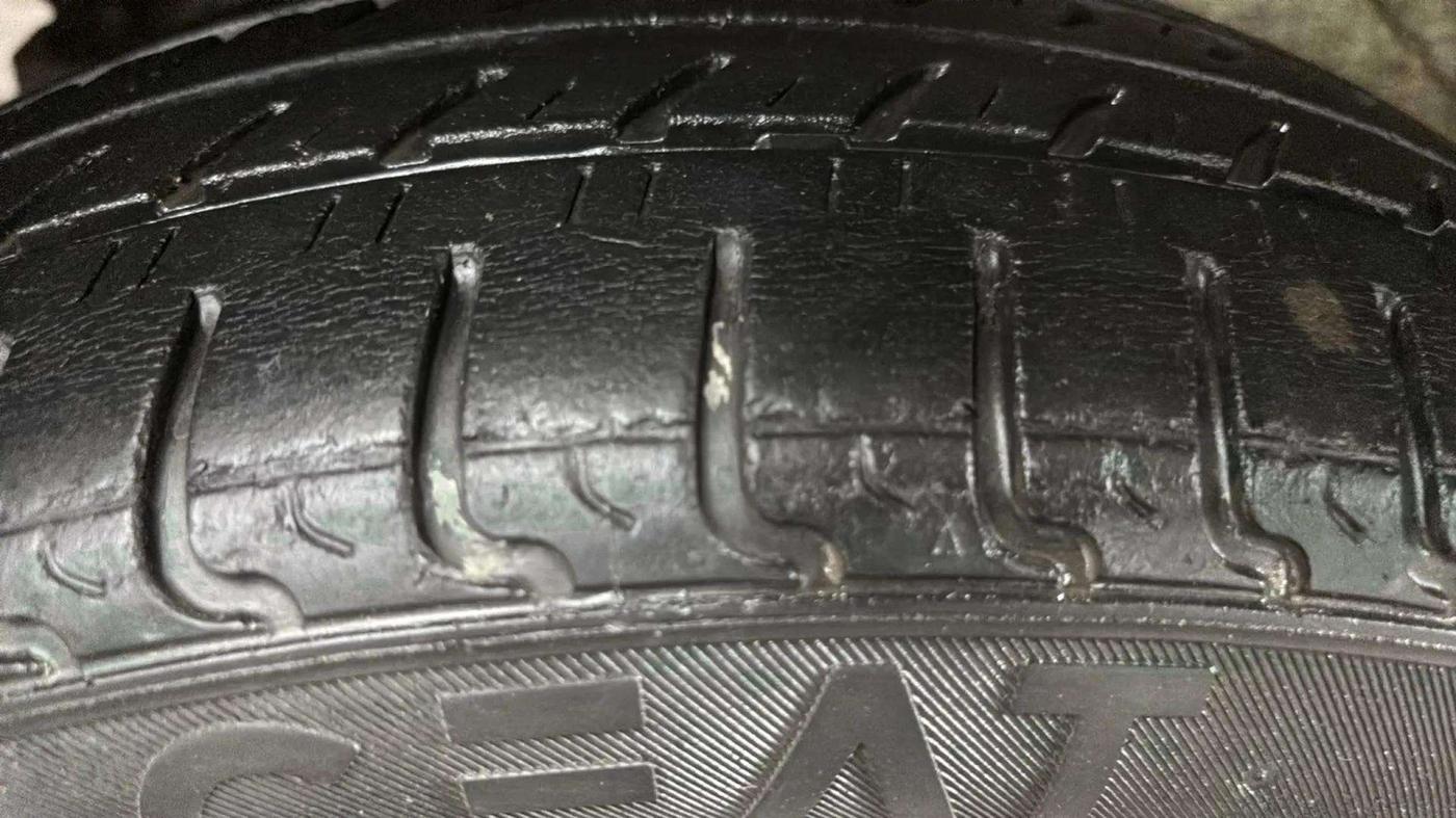 2017 Maruti Wagon R 1.0 VXI, Petrol, Manual, 40,420 km, Right Rear Tyre Tread