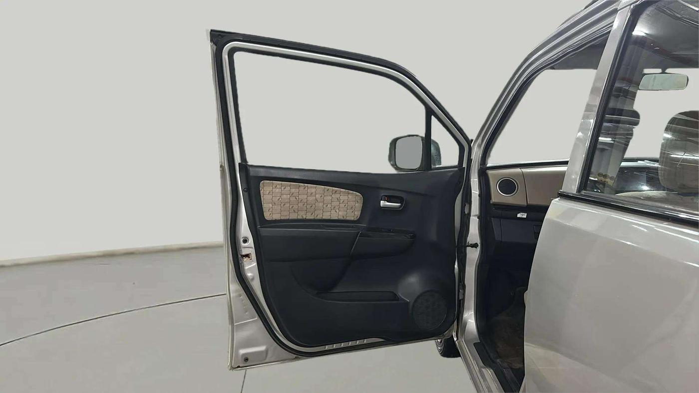2017 Maruti Wagon R 1.0 VXI, Petrol, Manual, 40,420 km, LHS Front Door