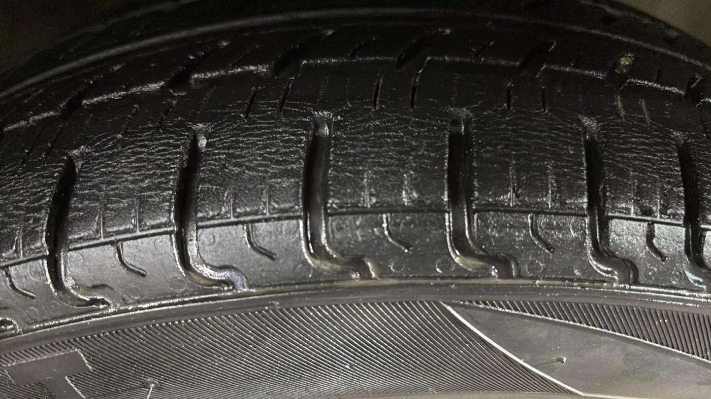 2017 Maruti Wagon R 1.0 VXI, Petrol, Manual, 40,420 km, Right Front Tyre Tread