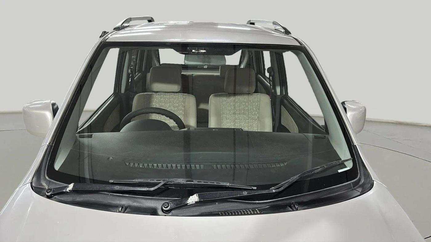 2017 Maruti Wagon R 1.0 VXI, Petrol, Manual, 40,420 km, Front Windshield