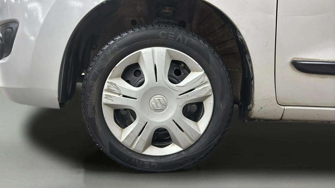 2017 Maruti Wagon R 1.0 VXI, Petrol, Manual, 40,420 km, Left Front Wheel