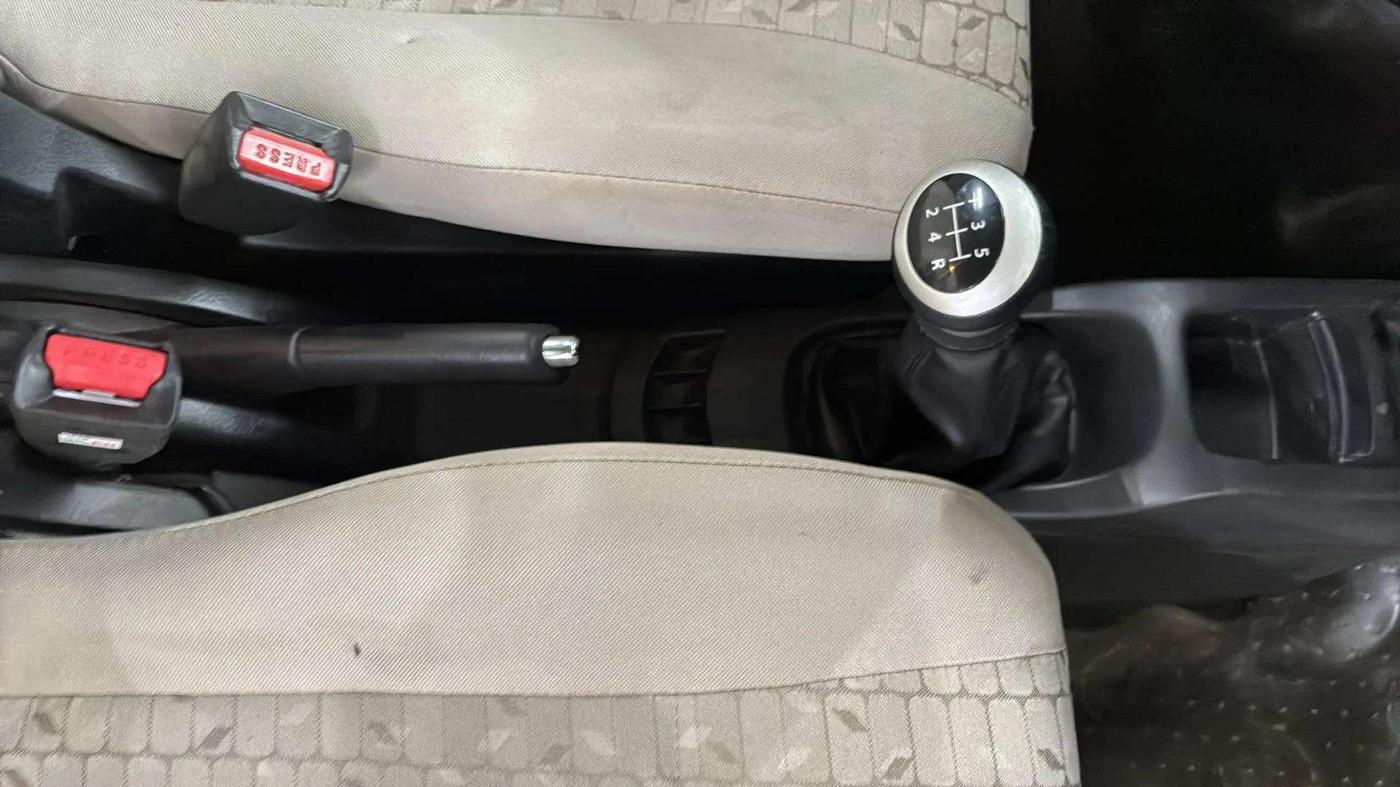 2017 Maruti Wagon R 1.0 VXI, Petrol, Manual, 40,420 km, Gear Lever