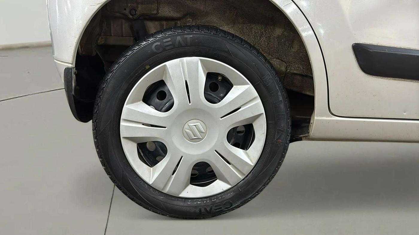 2017 Maruti Wagon R 1.0 VXI, Petrol, Manual, 40,420 km, Right Rear Wheel