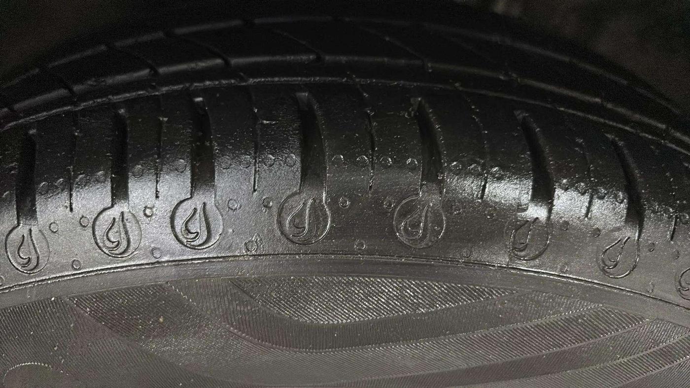 2024 Tata TIGOR XZA Plus iCNG , CNG, Automatic, 20,086 km, Right Front Tyre Tread